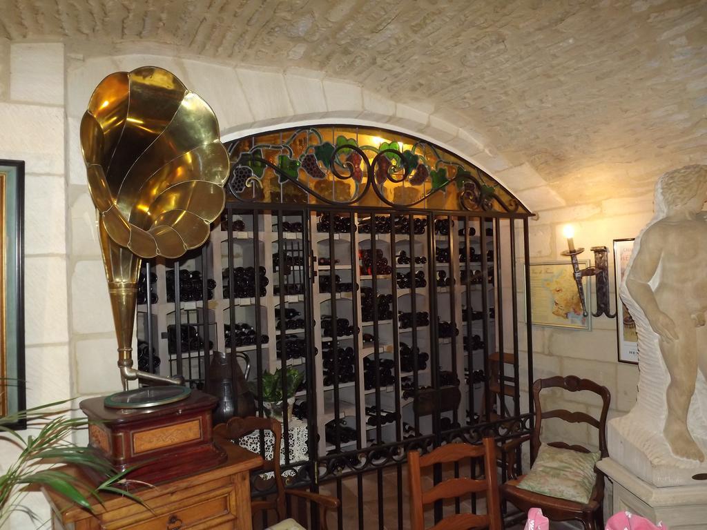 Hostellerie Saint Martin- Logis Hotel Et Restaurant Creully sur Seulles Kültér fotó