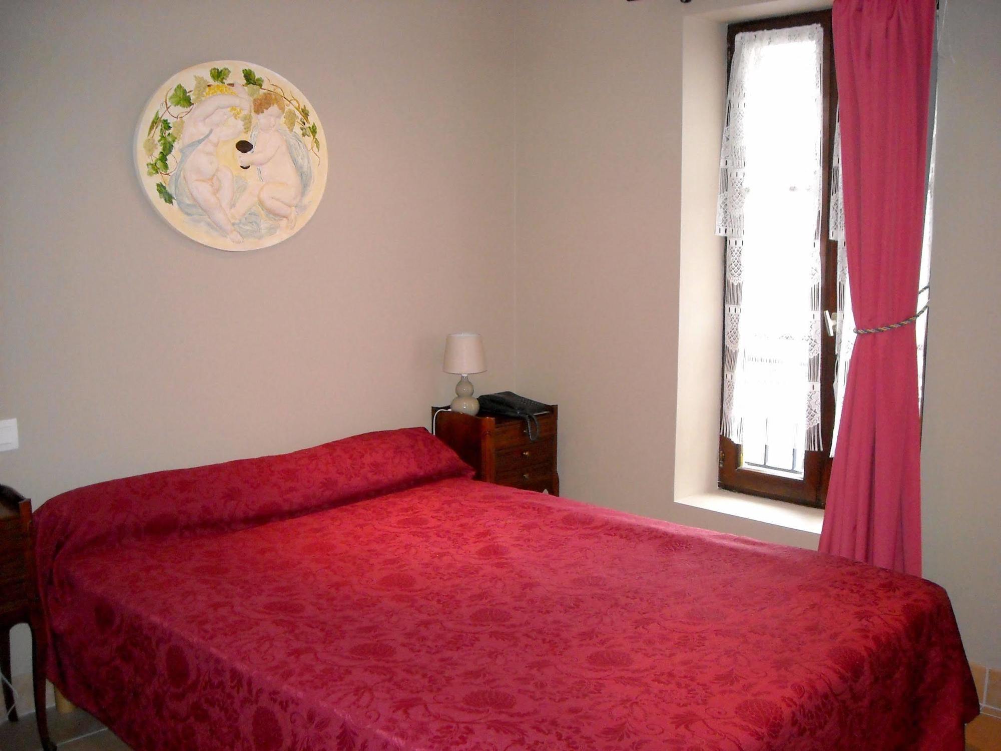 Hostellerie Saint Martin- Logis Hotel Et Restaurant Creully sur Seulles Kültér fotó